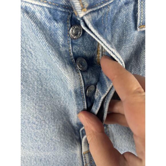 Levi Strauss 501 High Rise Size 31 Cut Off 6 Button Fly Light Wash - Picture 5 of 6
